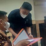 Sidang gugatan perdata PMH perdata Kadin Kabupaten Tangerang terhadap Kadin propinsi Banten molor dibuka pukul 12-40 siang.