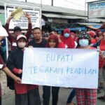Demo Para Pedagang, Bapak Bupati Tangerang Kami Menuntut Keadilan, Bapak Presiden RI "Tolong Kami'