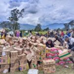 Bantuan ini berupa makanan berkaleng dan sembilan pokok yang langsung di berikan pada warga yang layak menerimanya.