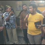 Para demostran di Tabing Tinggi kecewa terhadap hakim membebaskan bandar narkoba bebas jerat hukum.