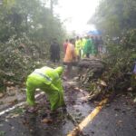 Polri Kerahkan 135 Personel Guna Operasi Kemanusiaan Bencana Alam Di Sumatera Utara Polri Kerahkan 135 Personel Guna Operasi Kemanusiaan Bencana Alam Di Sumatera Utara