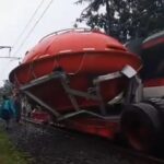 Kecelakaan Laka Lantas Kereta Api Bandara Vs Truk Kontainer Di Poris, Mengganggu Perjalanan Dan Kemacetan Melanda Kecelakaan Laka Lantas Kereta Api Bandara Vs Truk Kontainer Di Poris, Mengganggu Perjalanan Dan Kemacetan Melanda