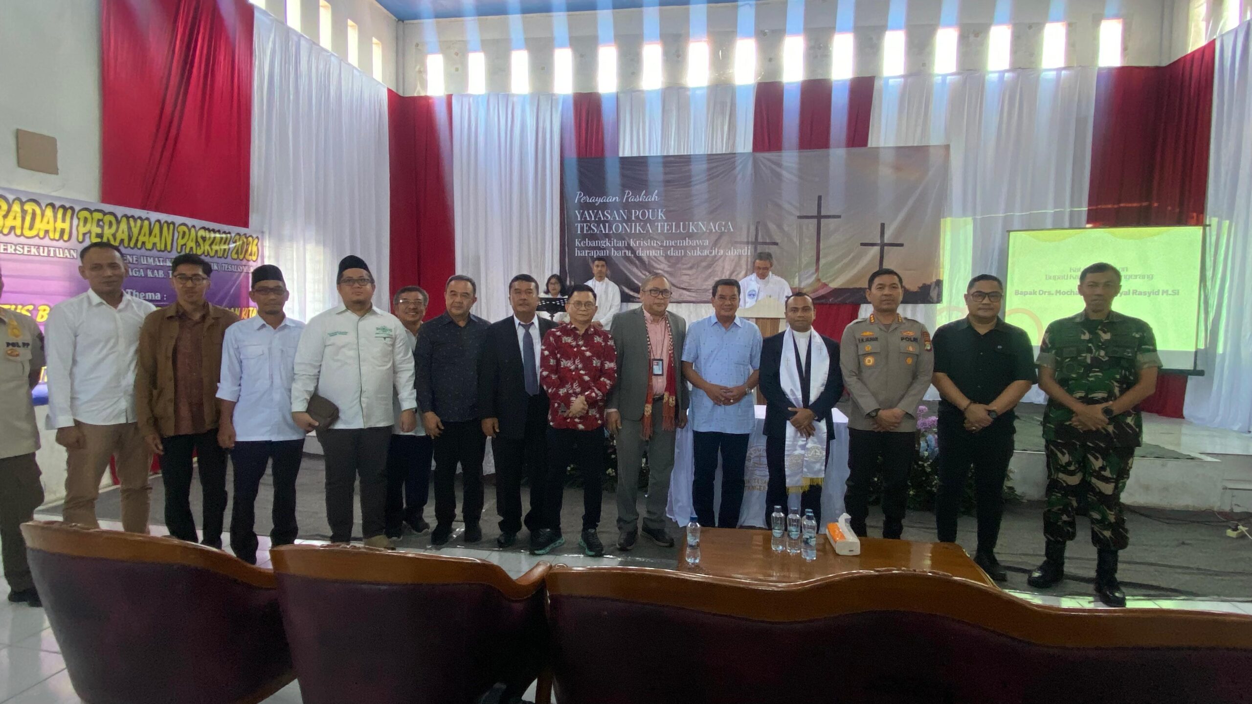 Akhirnya Setelah Mengalami Berbagai Tekanan Dalam Peribadatan Gereja POUK Tesalonika Teluk Naga,Papan Segel Dicopot Satpol PP Kabupaten Tangerang Dan Plang Yayasan Dipasang Kembali,Apresiasi Kinerja Bupati Tangerang Beserta Jajaran Dan Gabungan 3 Pilar