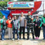 Kolaborasi Polisi Dan Dempom Bagikan Sembako Ojol Di Kota Tangerang Kolaborasi Polisi Dan Dempom Bagikan Sembako Ojol Di Kota Tangerang