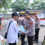 Sabuk Kamtibmas, Polres Metropolitan Tangerang Kota Bagikan Sembako Kepada Warga