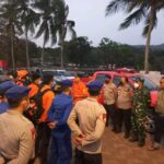 Polda Banten Lakukan Pencairan Rombongan Jurnalis Yang Hilang Kontak Dalam Perjalanan KeSelat Sunda Hendak Menuju Anak Gunung Krakatau